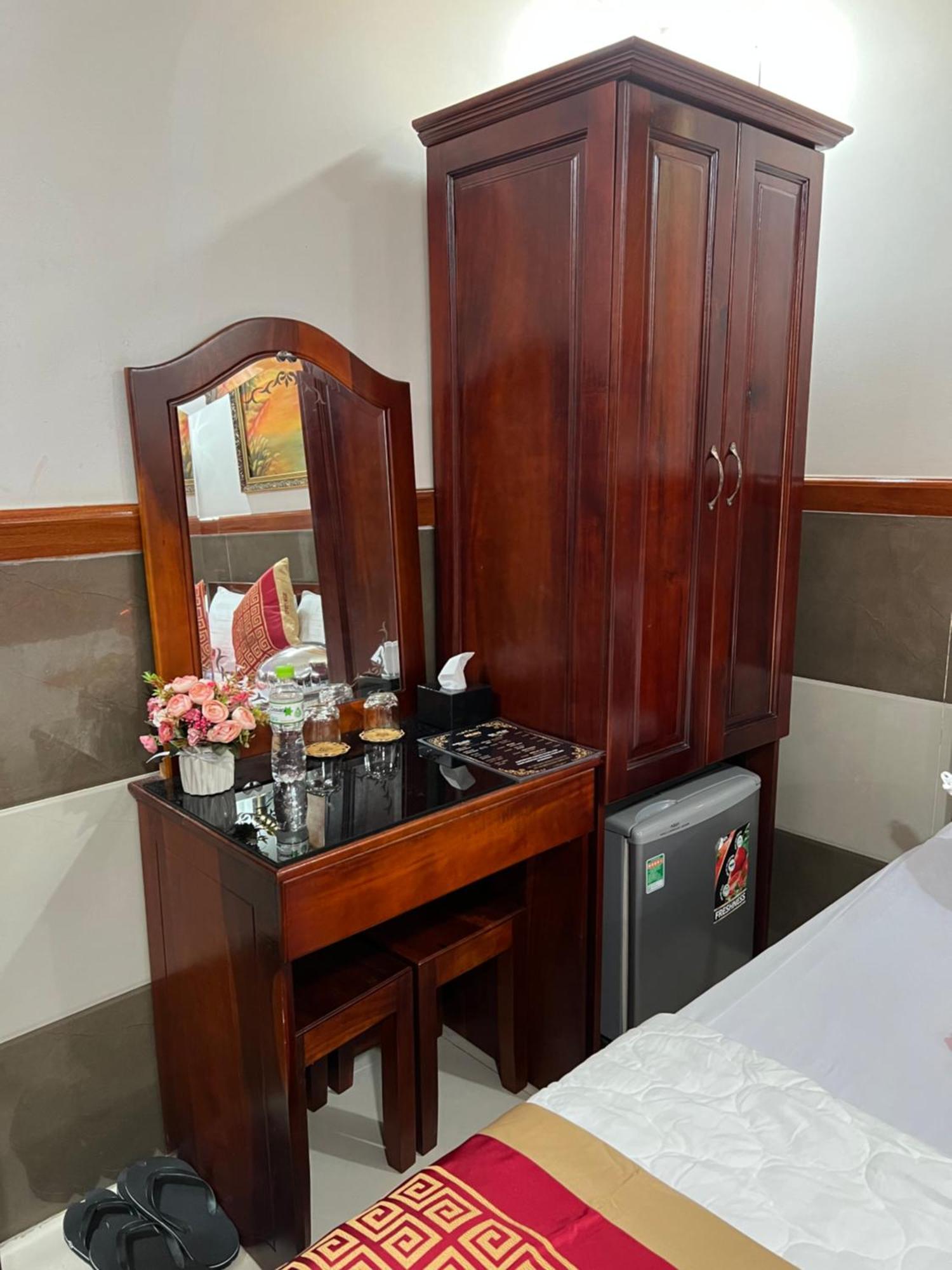 Khách sạn Gia *