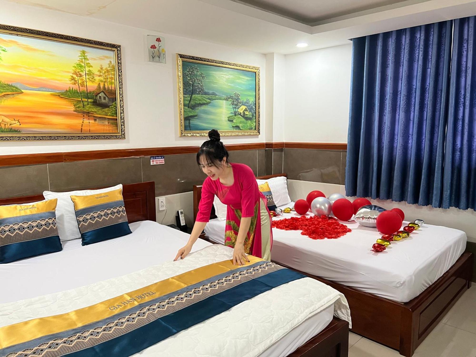 Gia Khách sạn